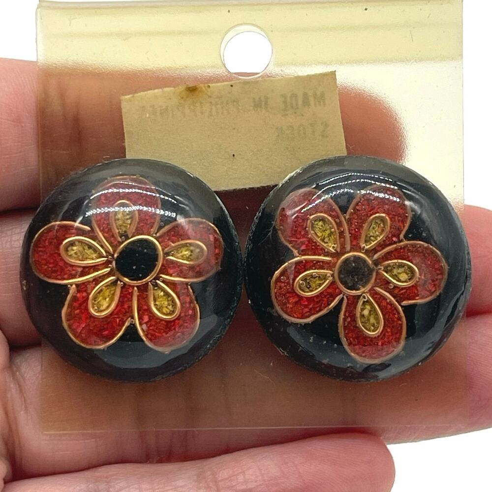 Clip on Earrings Floral Plastic Lightweight 1" Unsigned